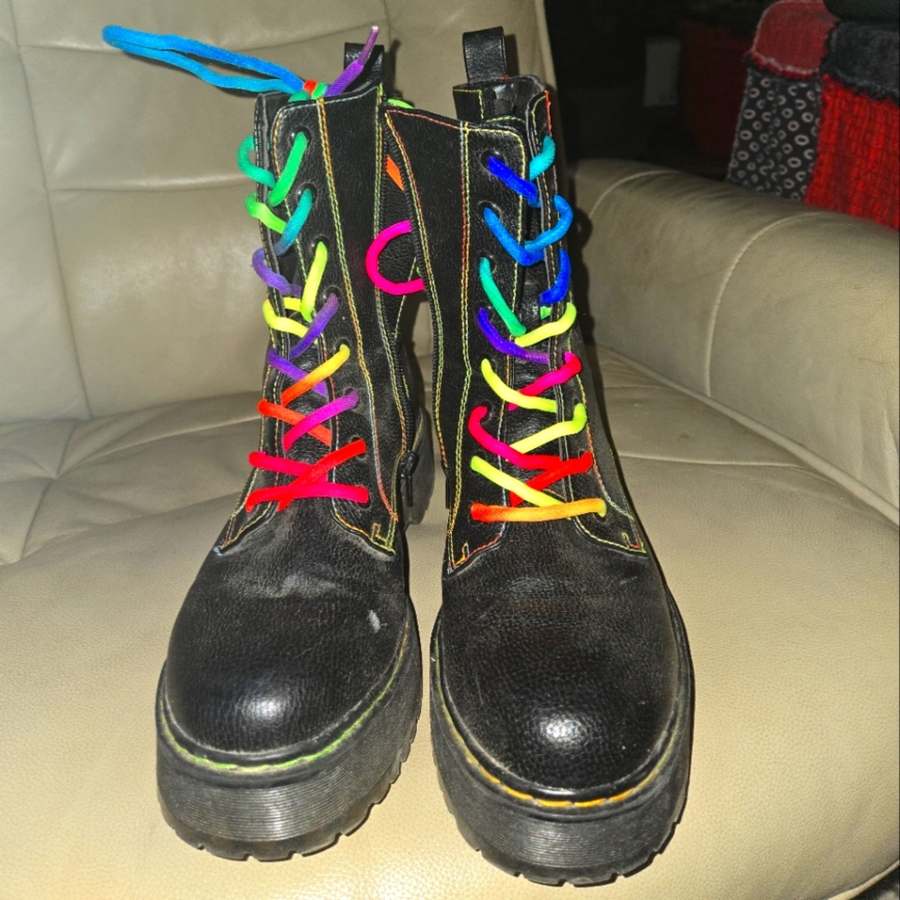 Size 9 Combat Boots